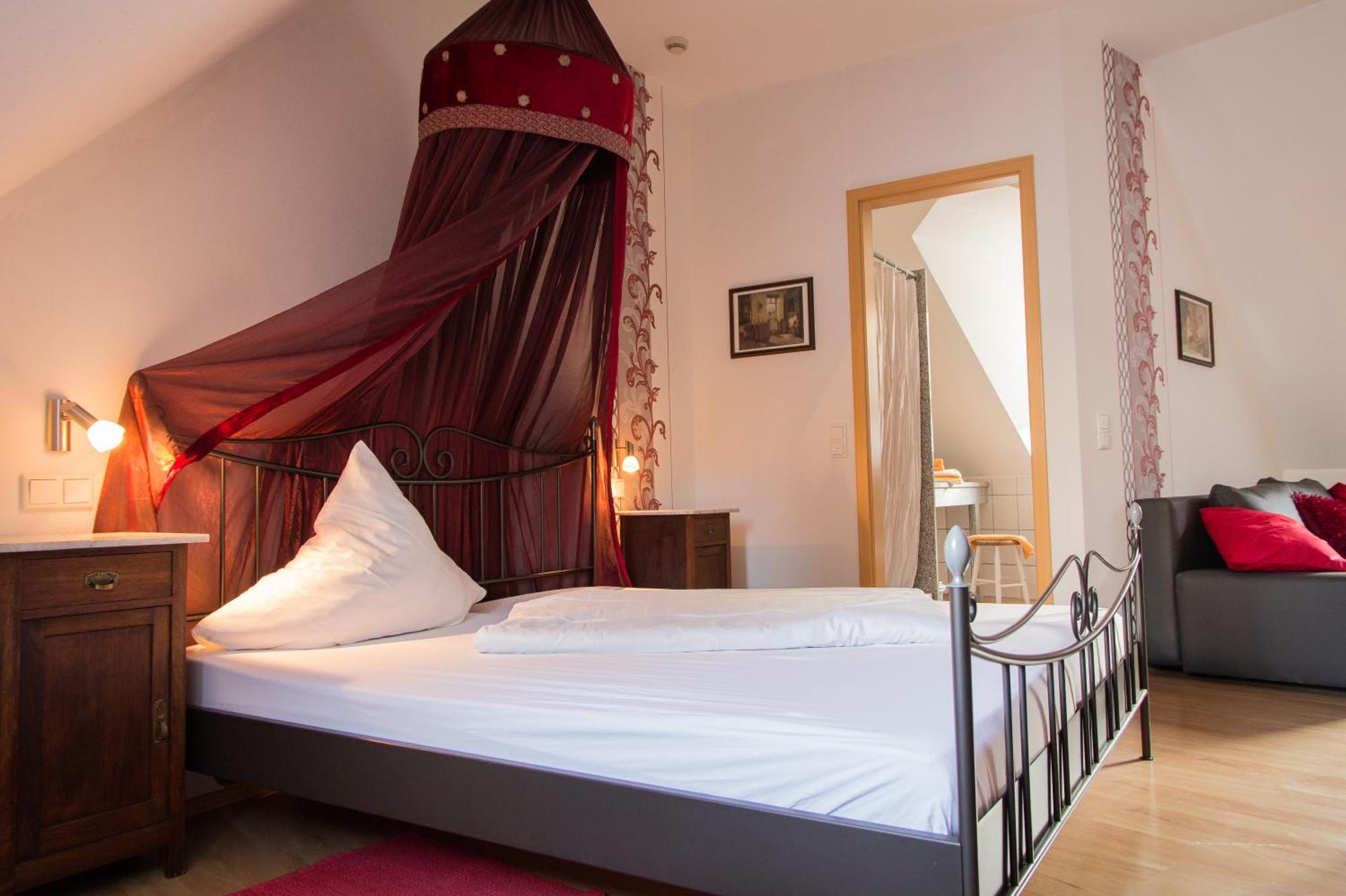 Weingut Weinstube Weinhotel Wolf Harxheim Extérieur photo