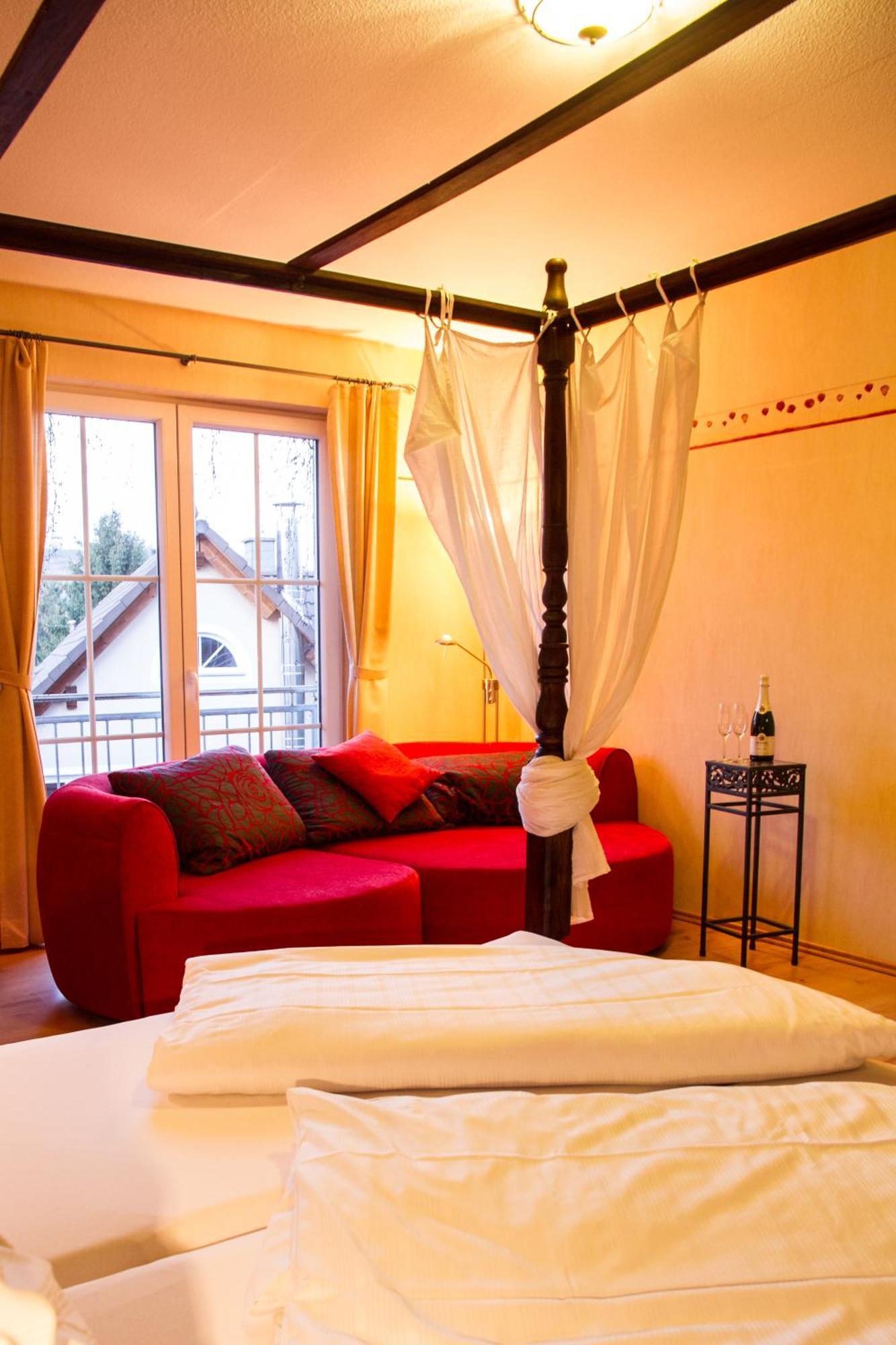 Weingut Weinstube Weinhotel Wolf Harxheim Extérieur photo