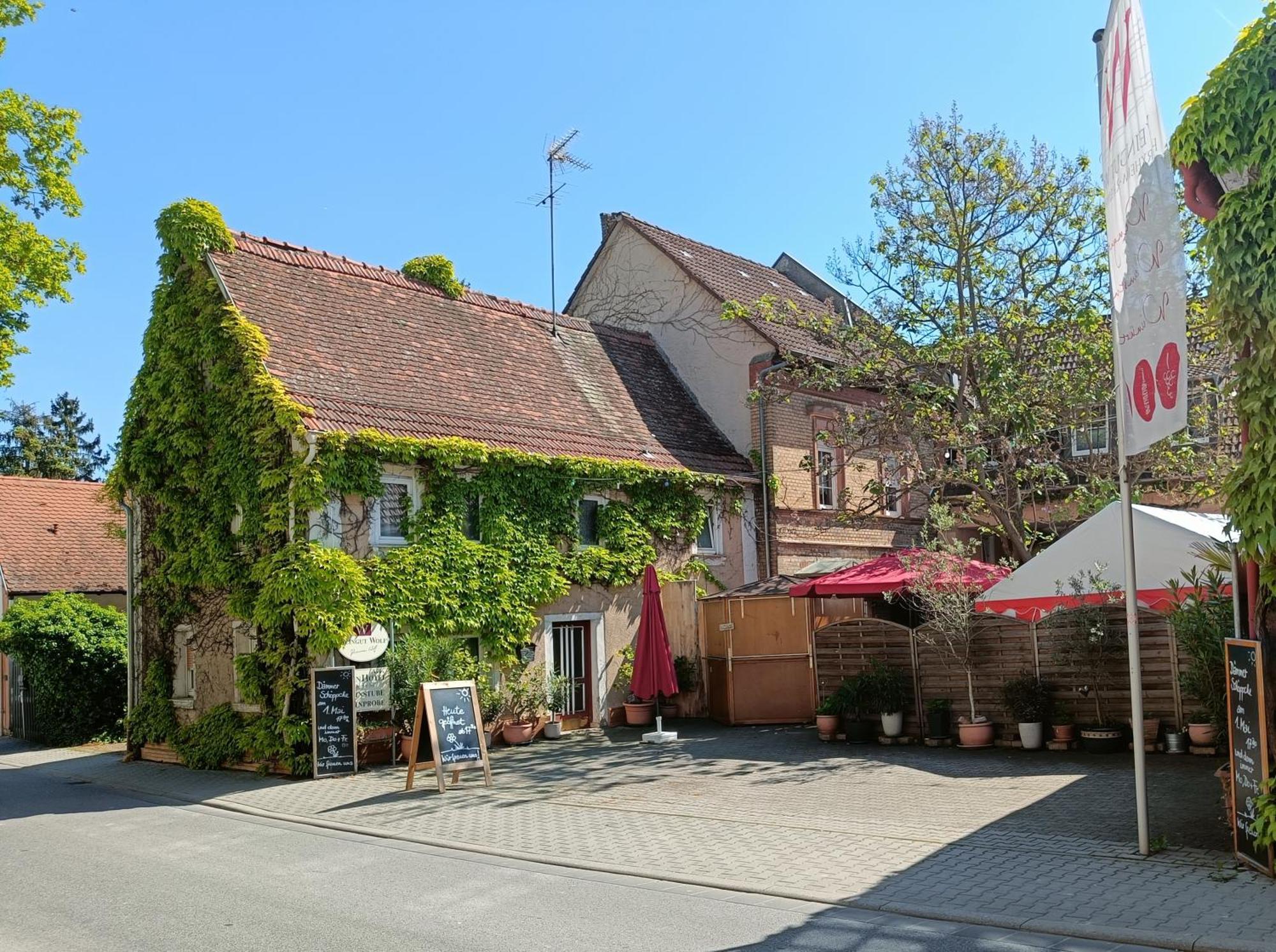 Weingut Weinstube Weinhotel Wolf Harxheim Extérieur photo